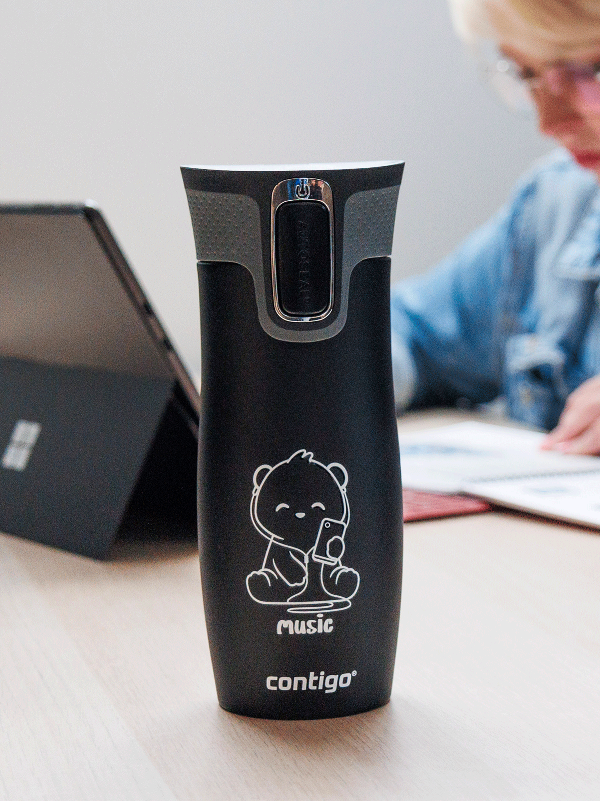 https://kubekcontigo.pl/eng_pl_Thermal-mug-Contigo-West-Loop-2-0-470-ml-Matte-Black-Music-Teddy-67113_11.png