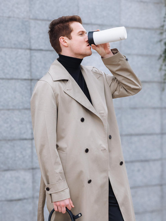 Kubek termiczny Contigo West Loop 3.0 470ml - Buldog Francuski - Biały Mat